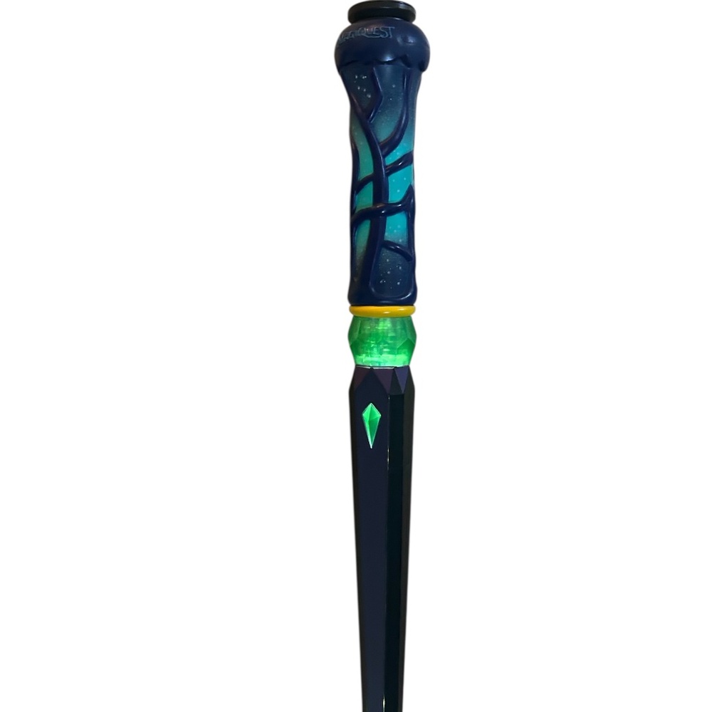 MagiQuest Great Wolf Lodge Wand Green Gem Blue Vine With Green Topper Works